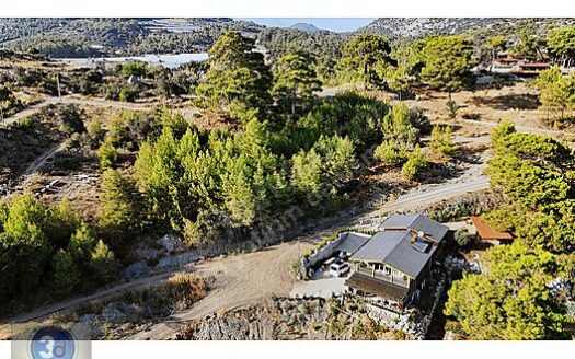Antalya Kumluca Karaöz’de Deniz Manzaralı Orman İçerisinde Satılık Villa